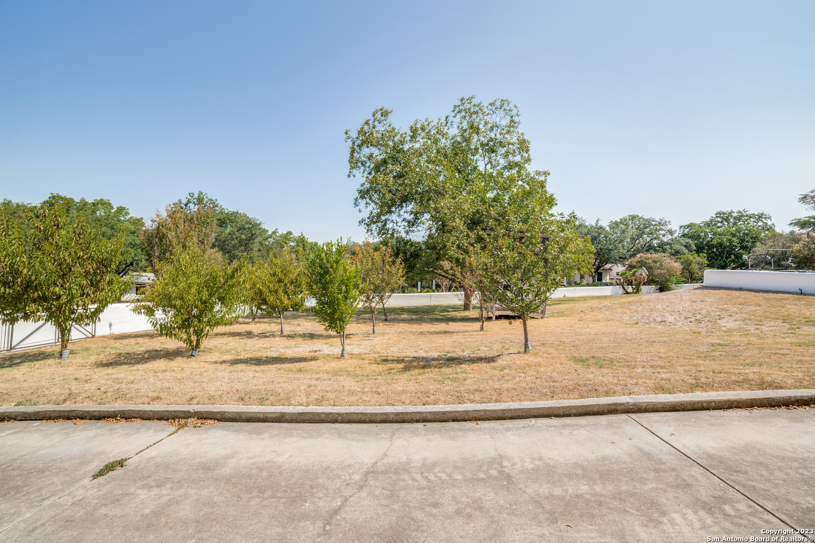 200 Zambrano Rd