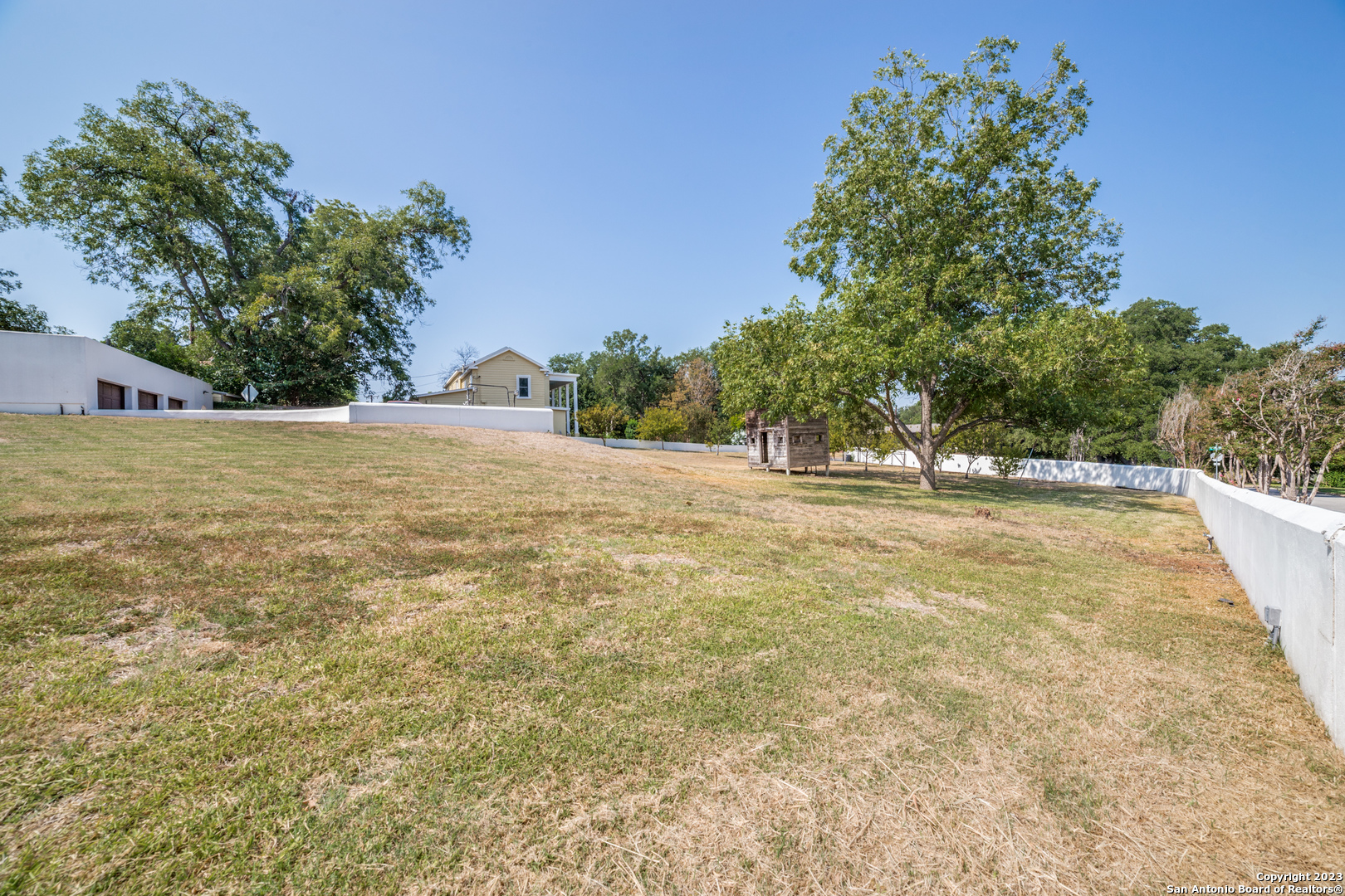 200 Zambrano Rd