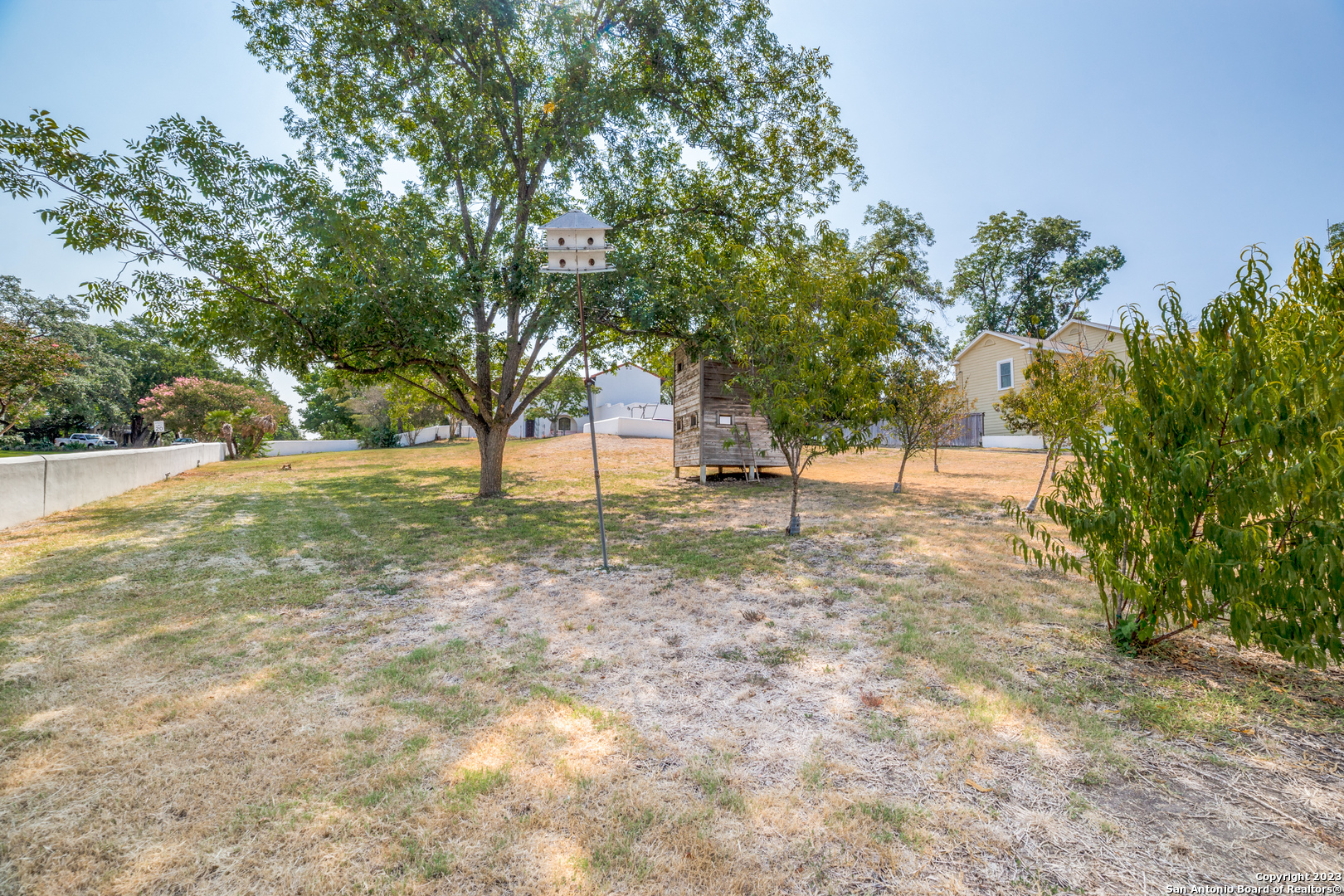 200 Zambrano Rd