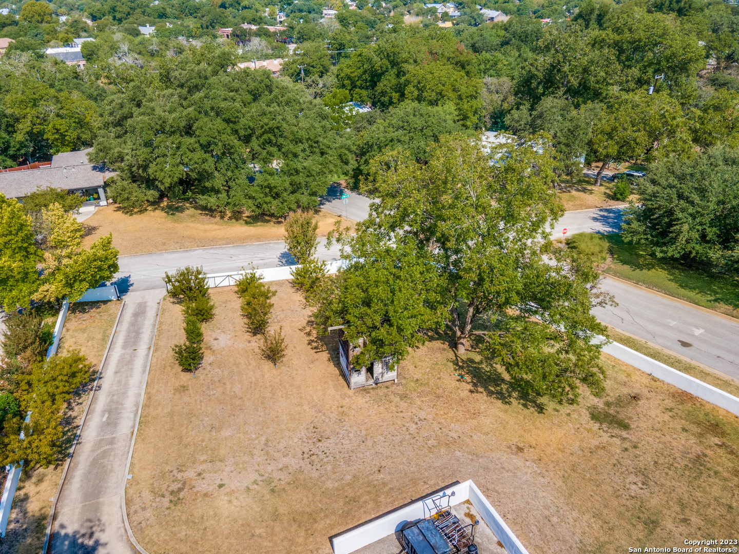 200 Zambrano Rd
