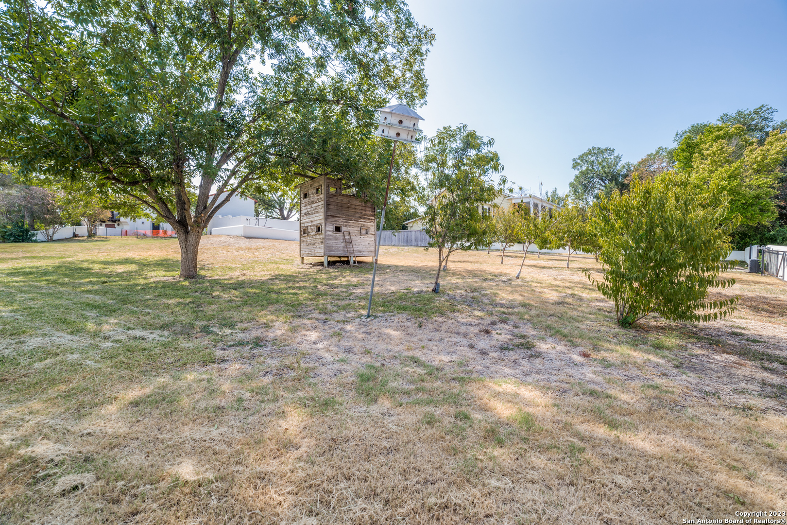 200 Zambrano Rd