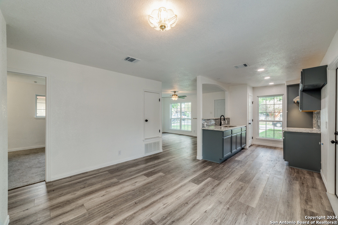9426 HINDI ST