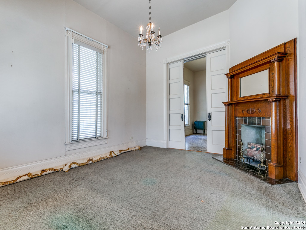 910 S MAIN AVE