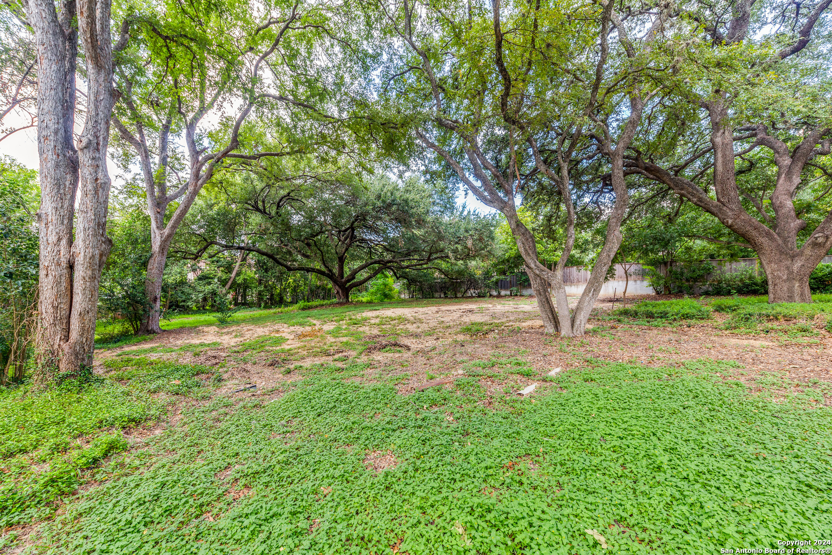 122 BARTLETT PL