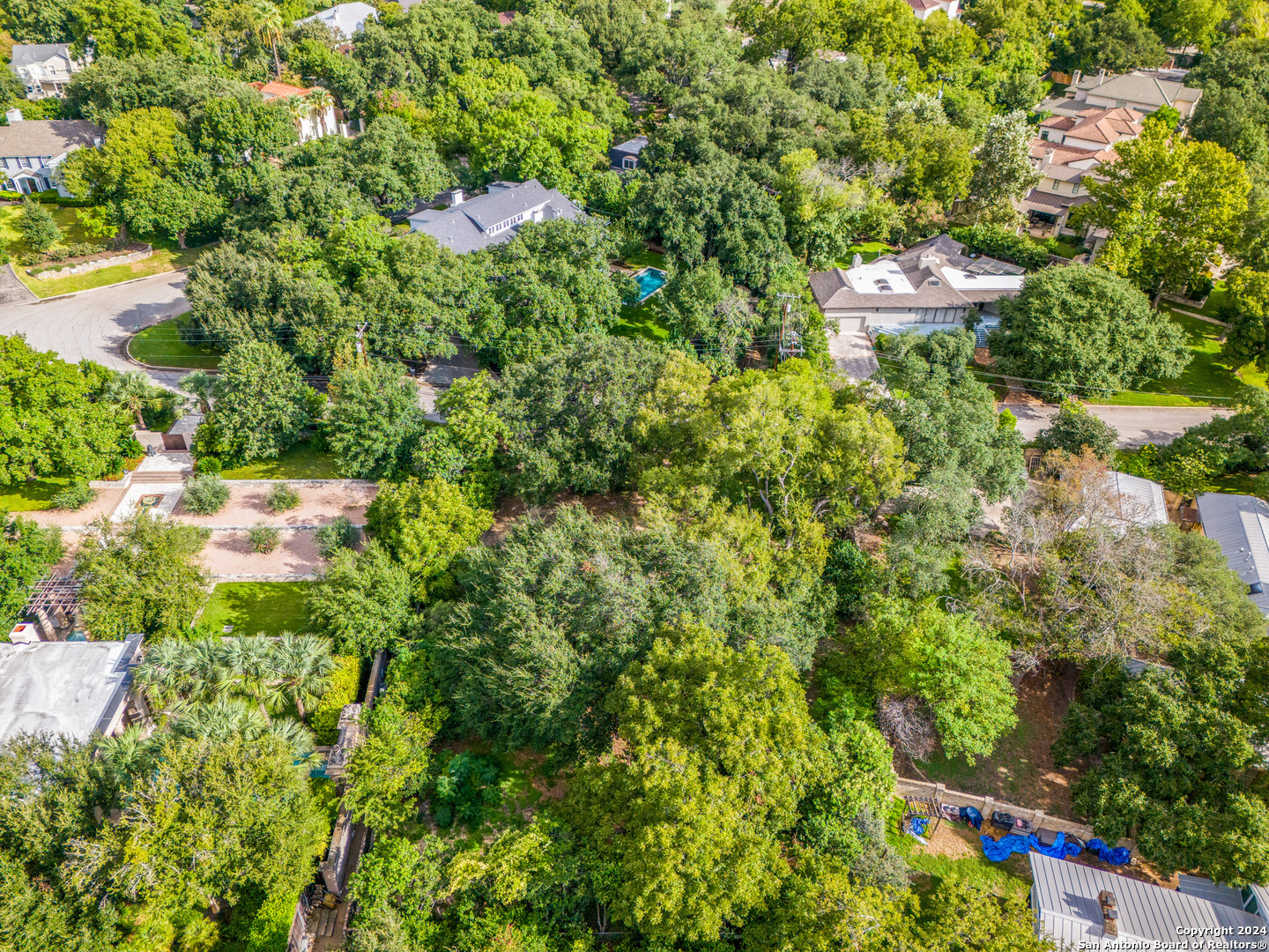122 BARTLETT PL