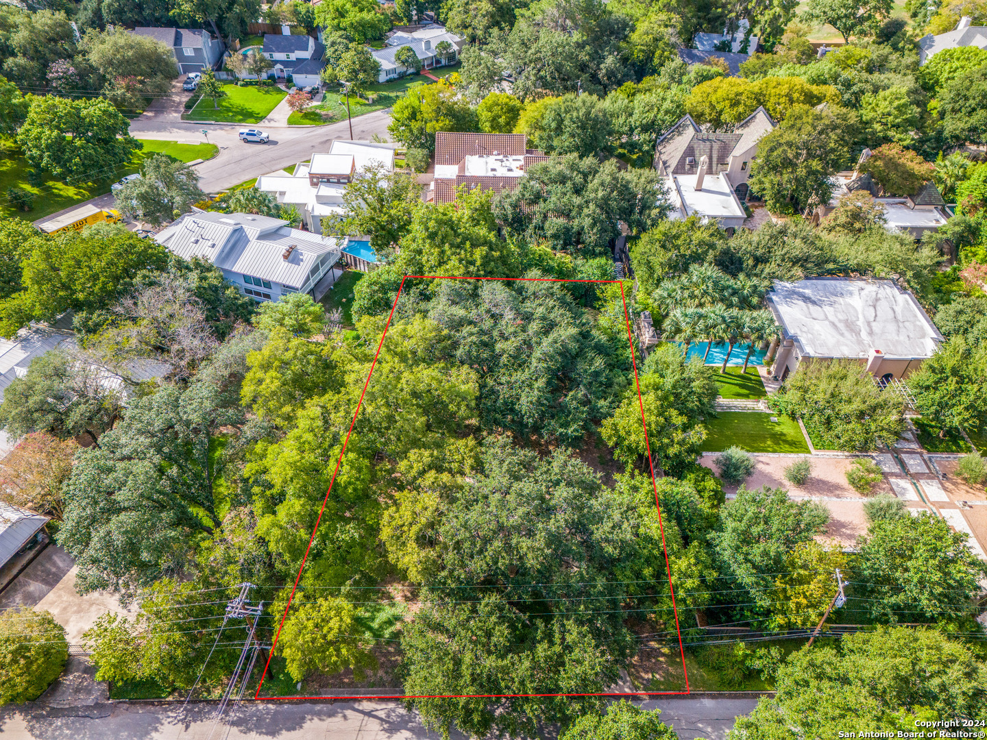 122 BARTLETT PL