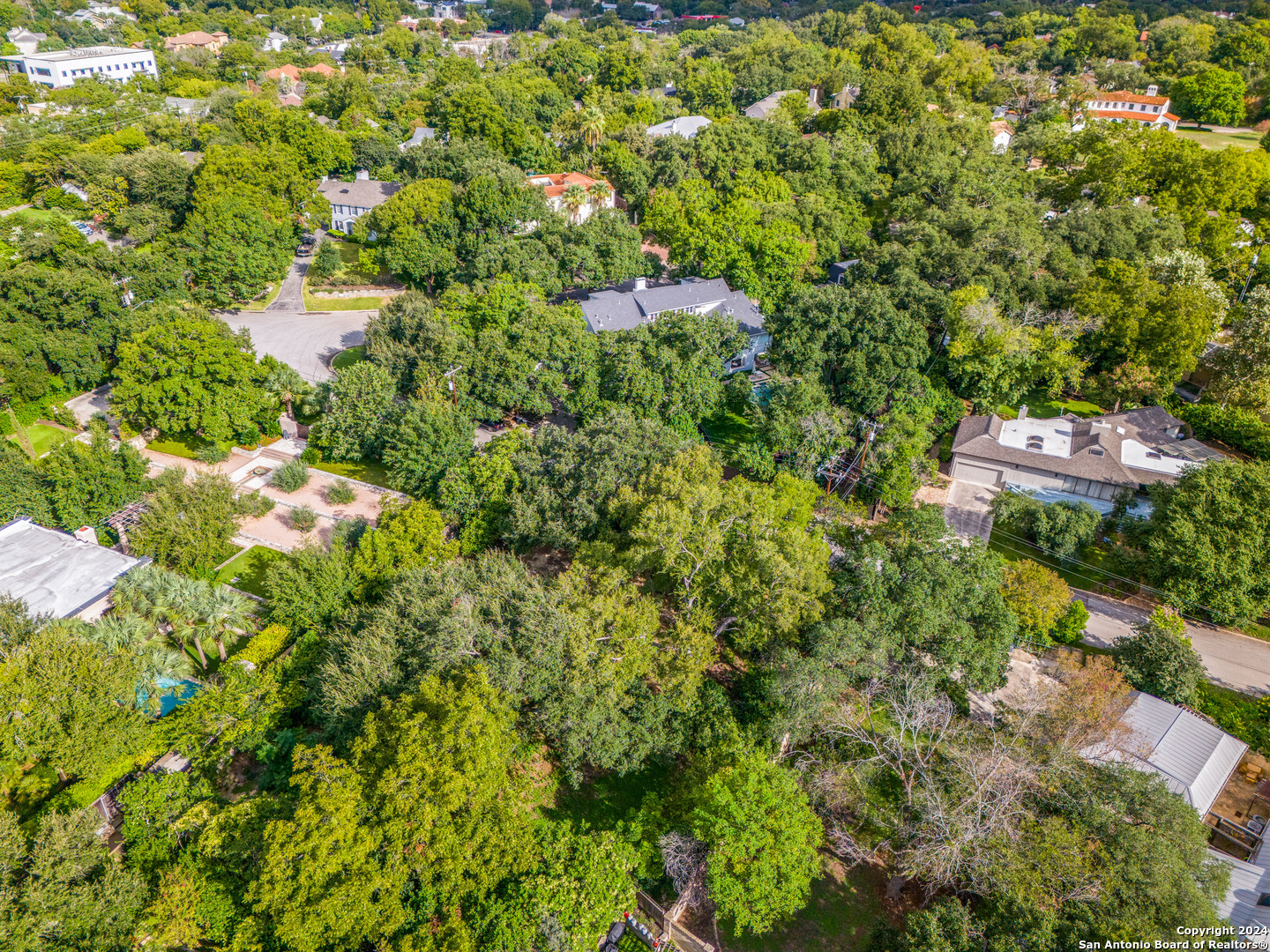 122 BARTLETT PL