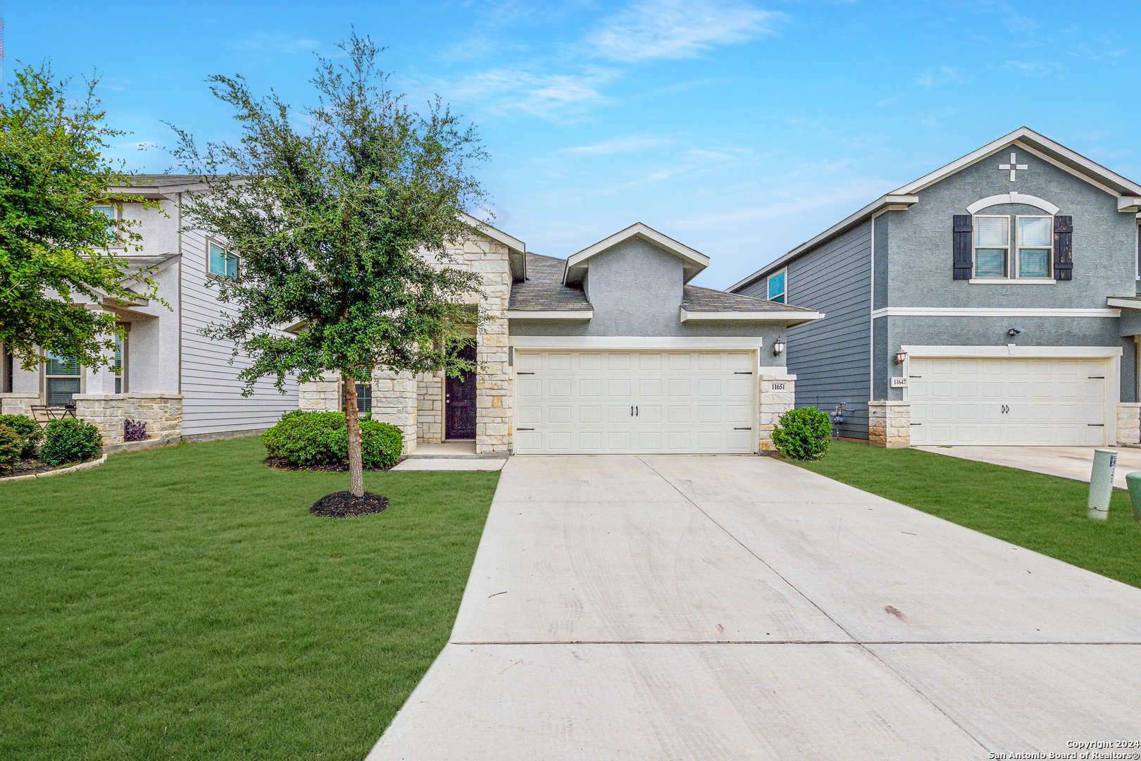 11651 TRIBUTE OAKS