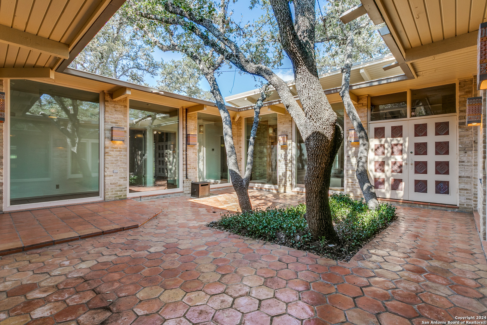 111 PALO PINTO ST