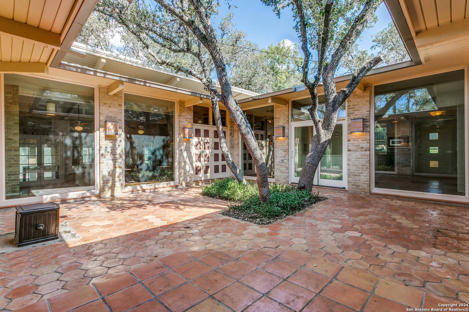 111 PALO PINTO ST