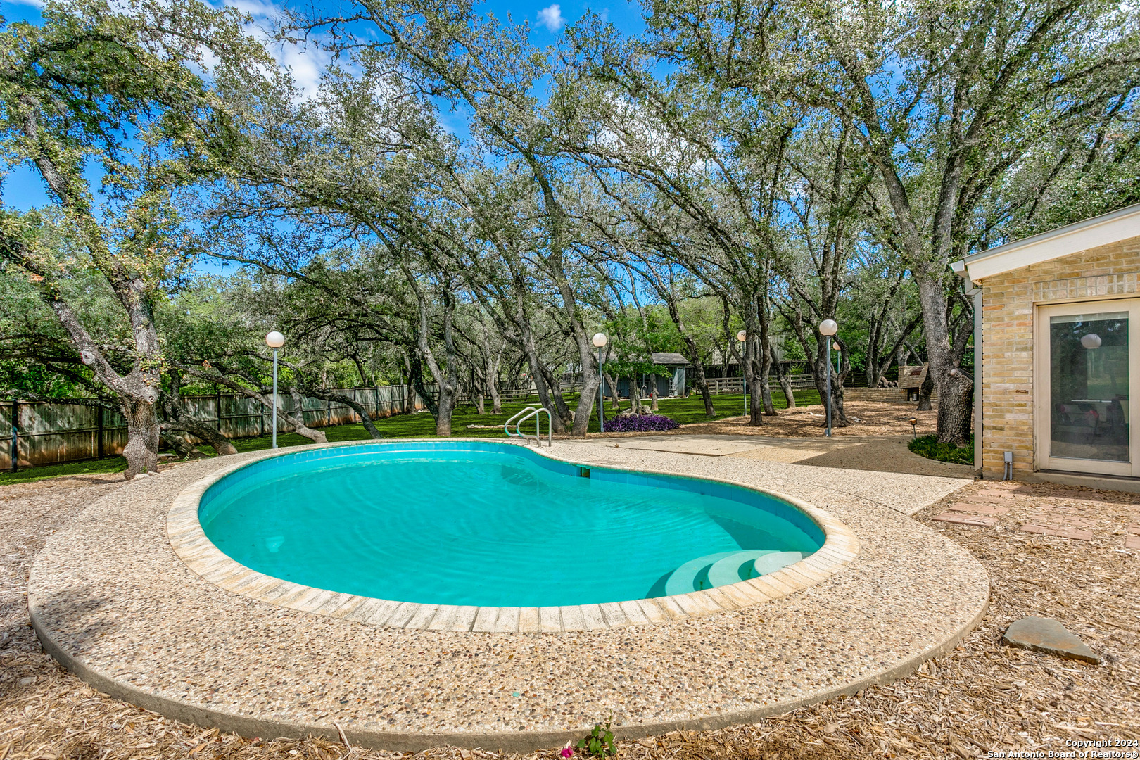 111 PALO PINTO ST