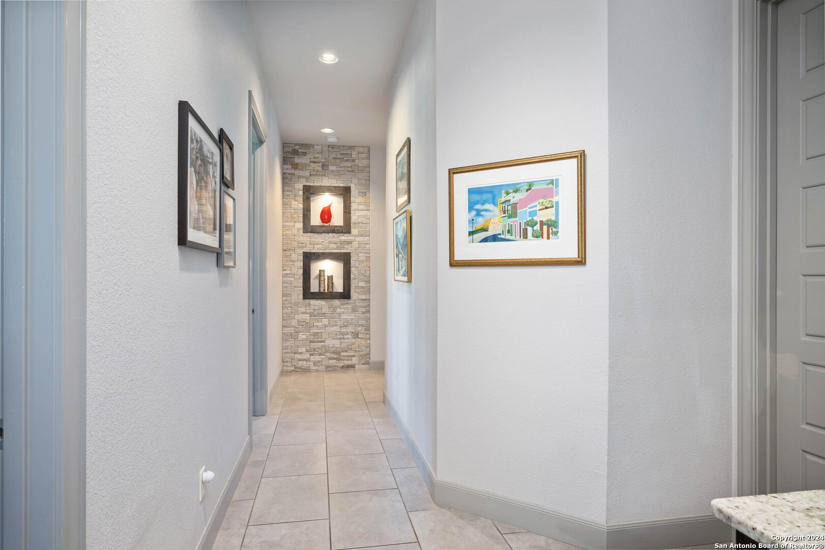 136 BALCONES BND