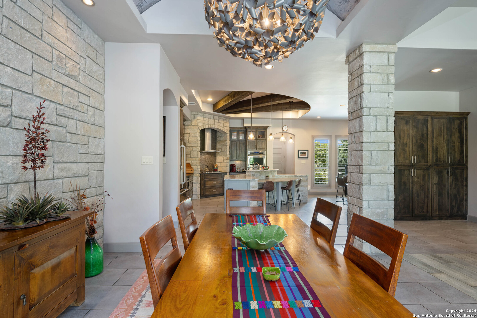 136 BALCONES BND
