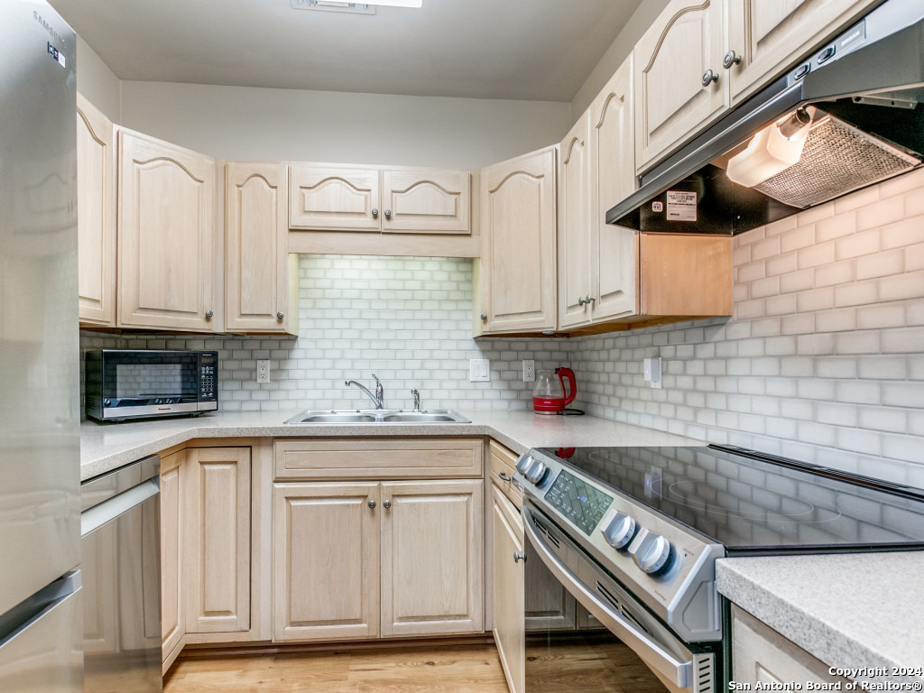 1 TOWERS PARK LN 503