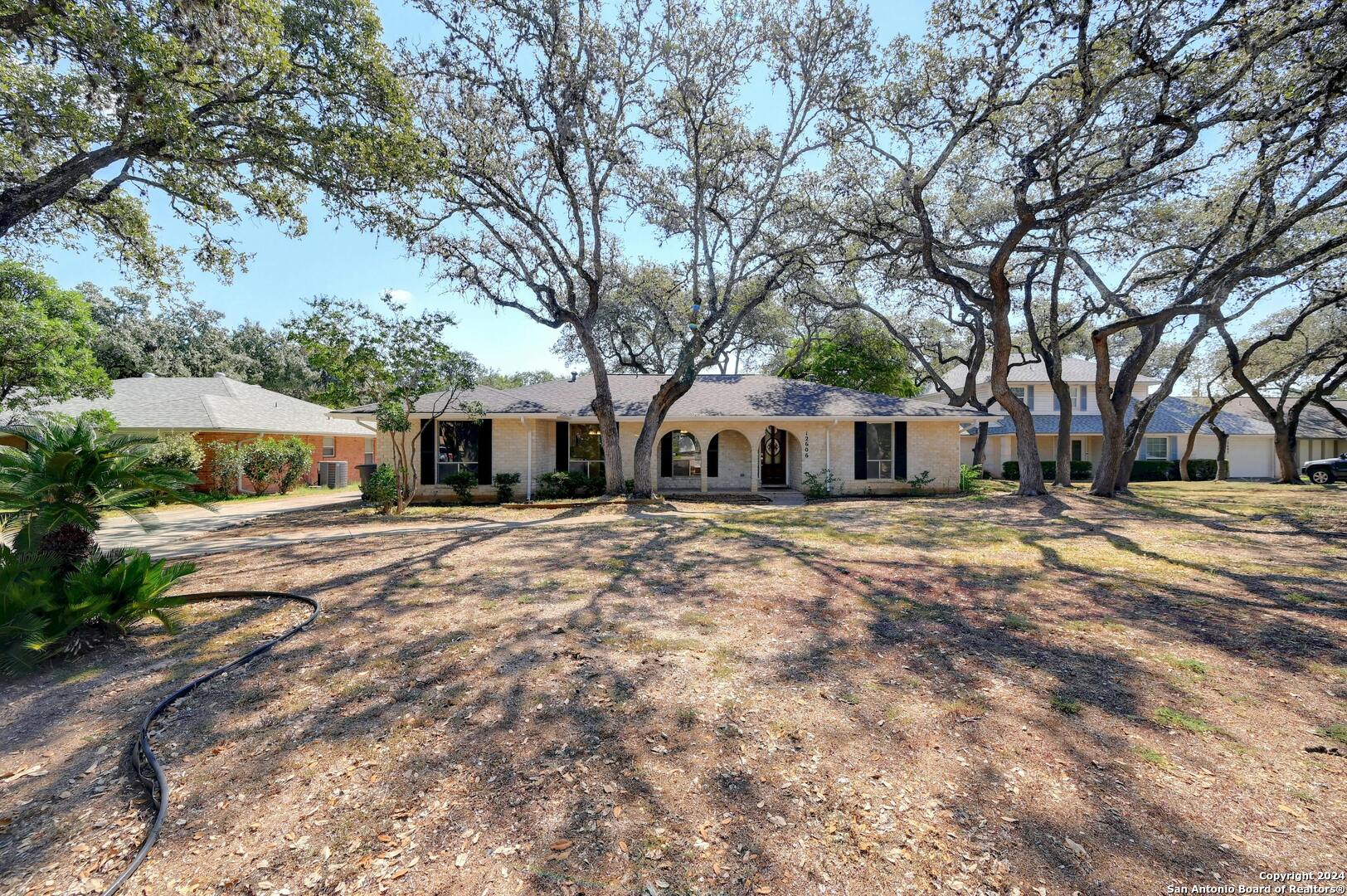 12606 chateau forest