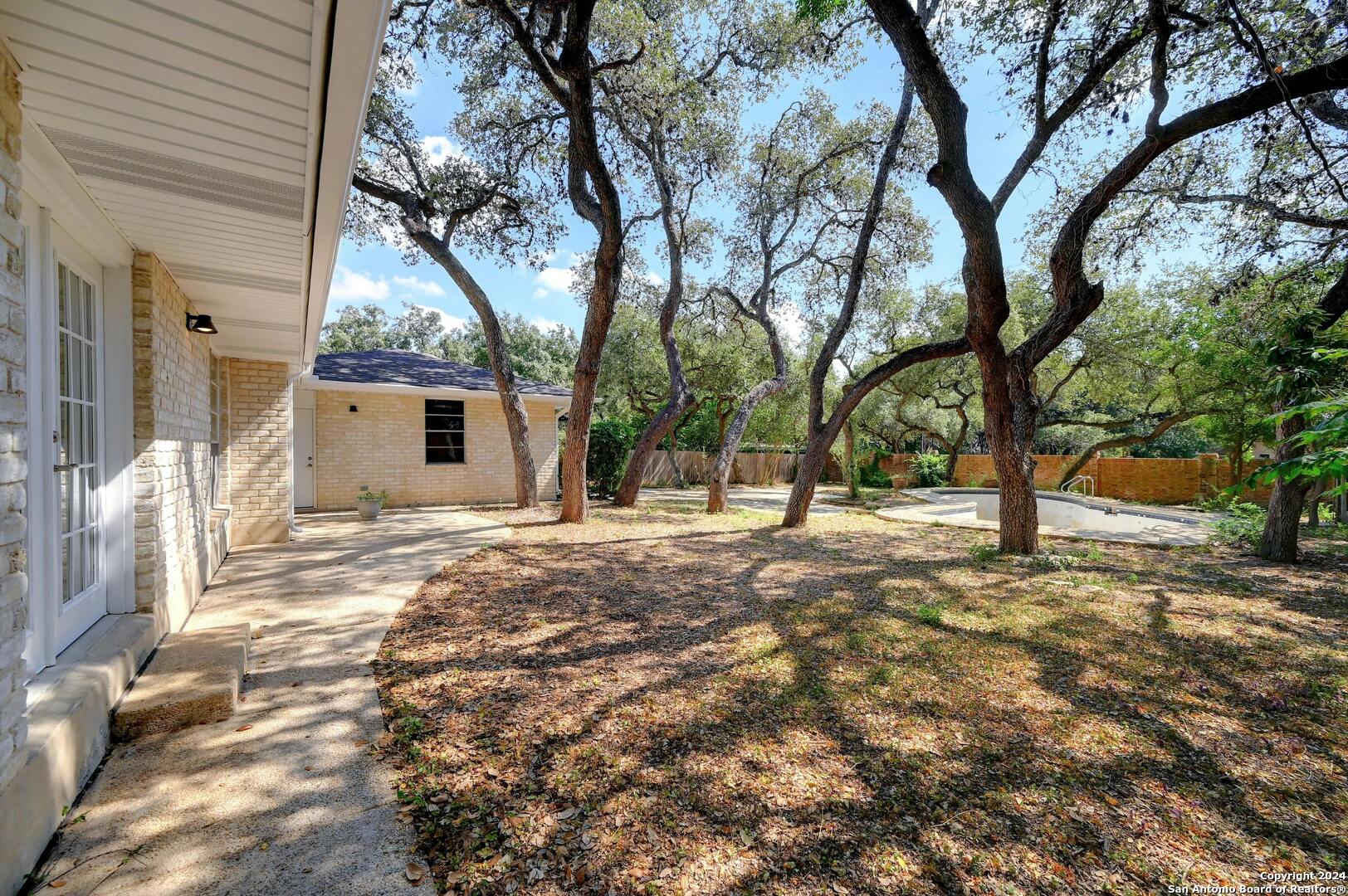 12606 chateau forest