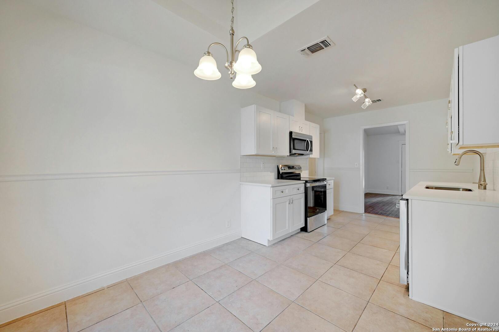 12606 chateau forest