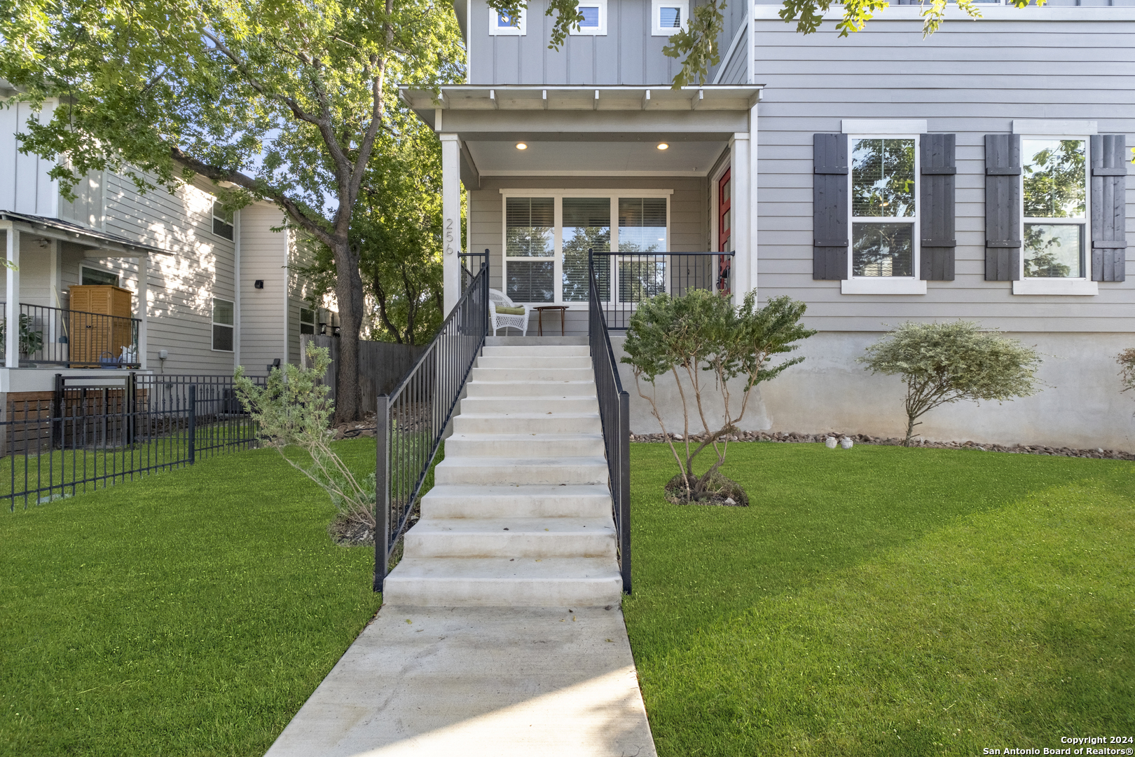 256 CLAREMONT AVE #101 101