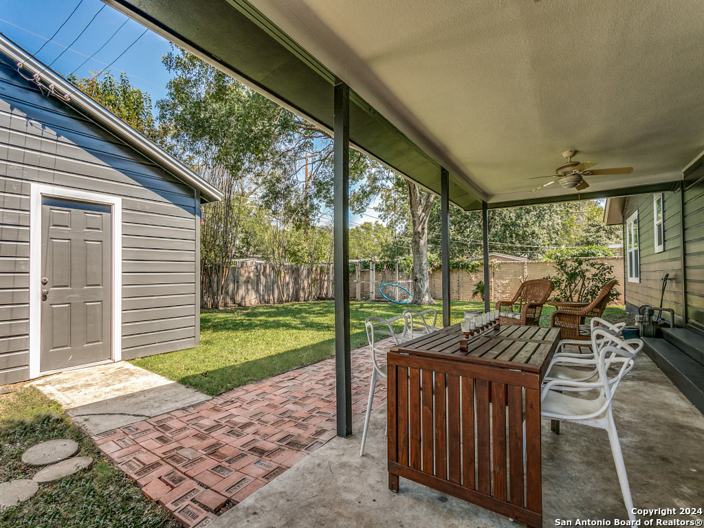 211 BREES BLVD