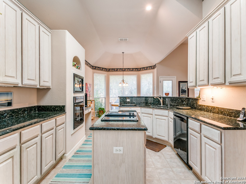 31 SILVERHORN DR