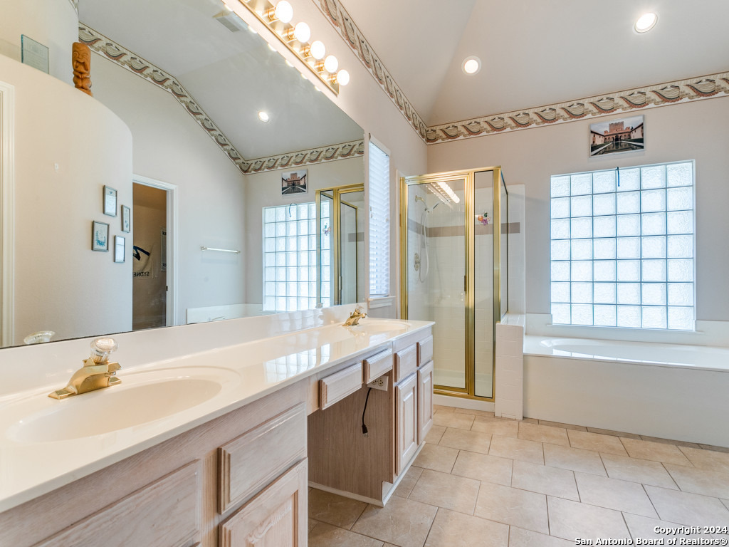 31 SILVERHORN DR