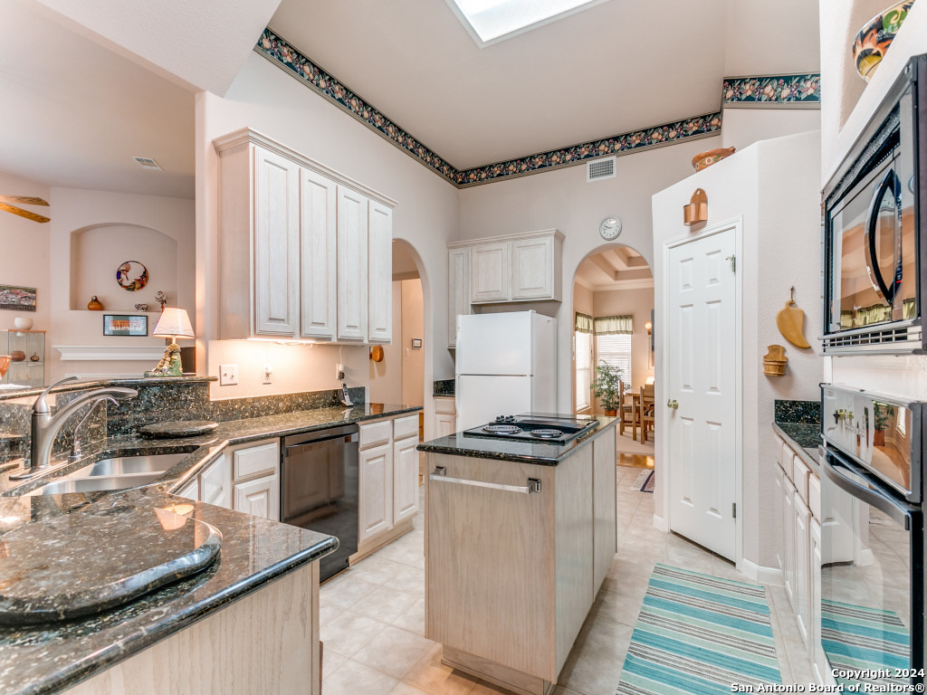 31 SILVERHORN DR