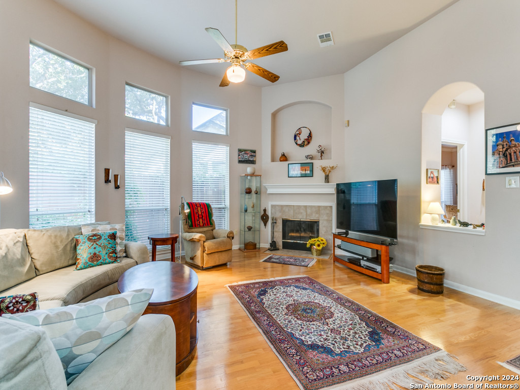 31 SILVERHORN DR