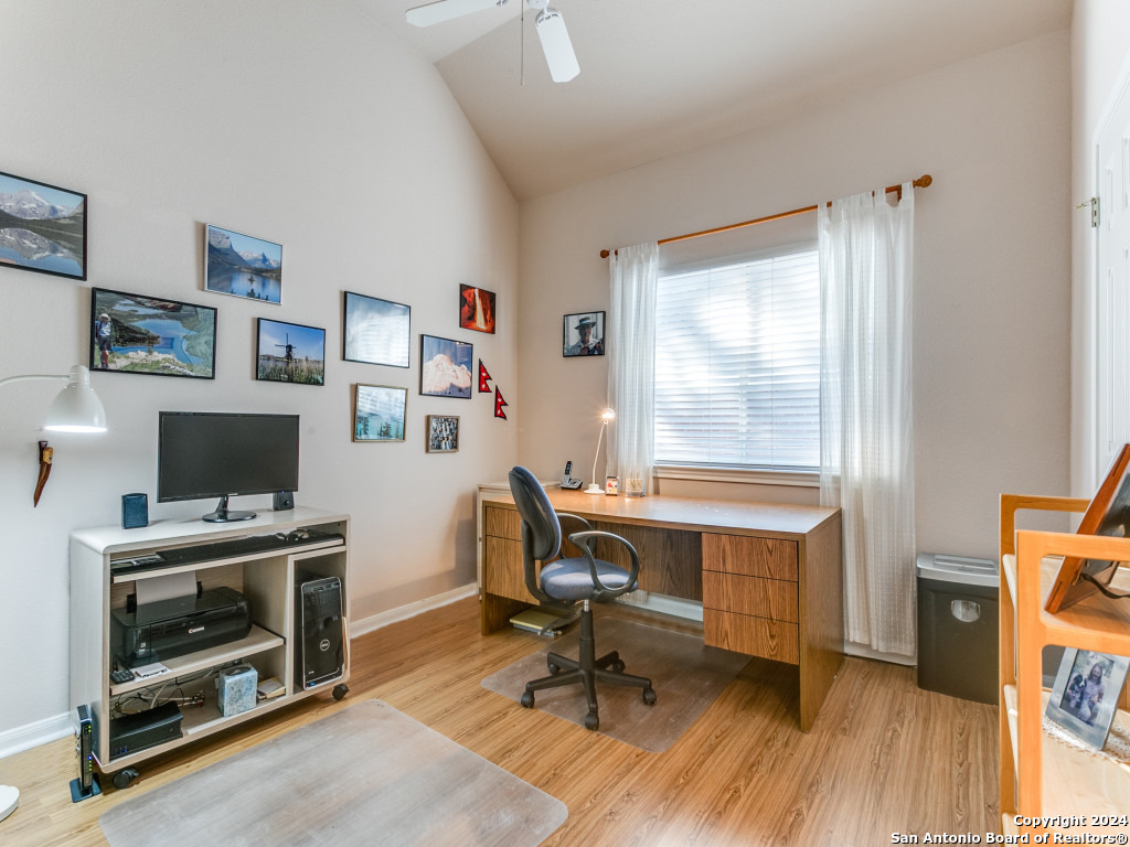 31 SILVERHORN DR