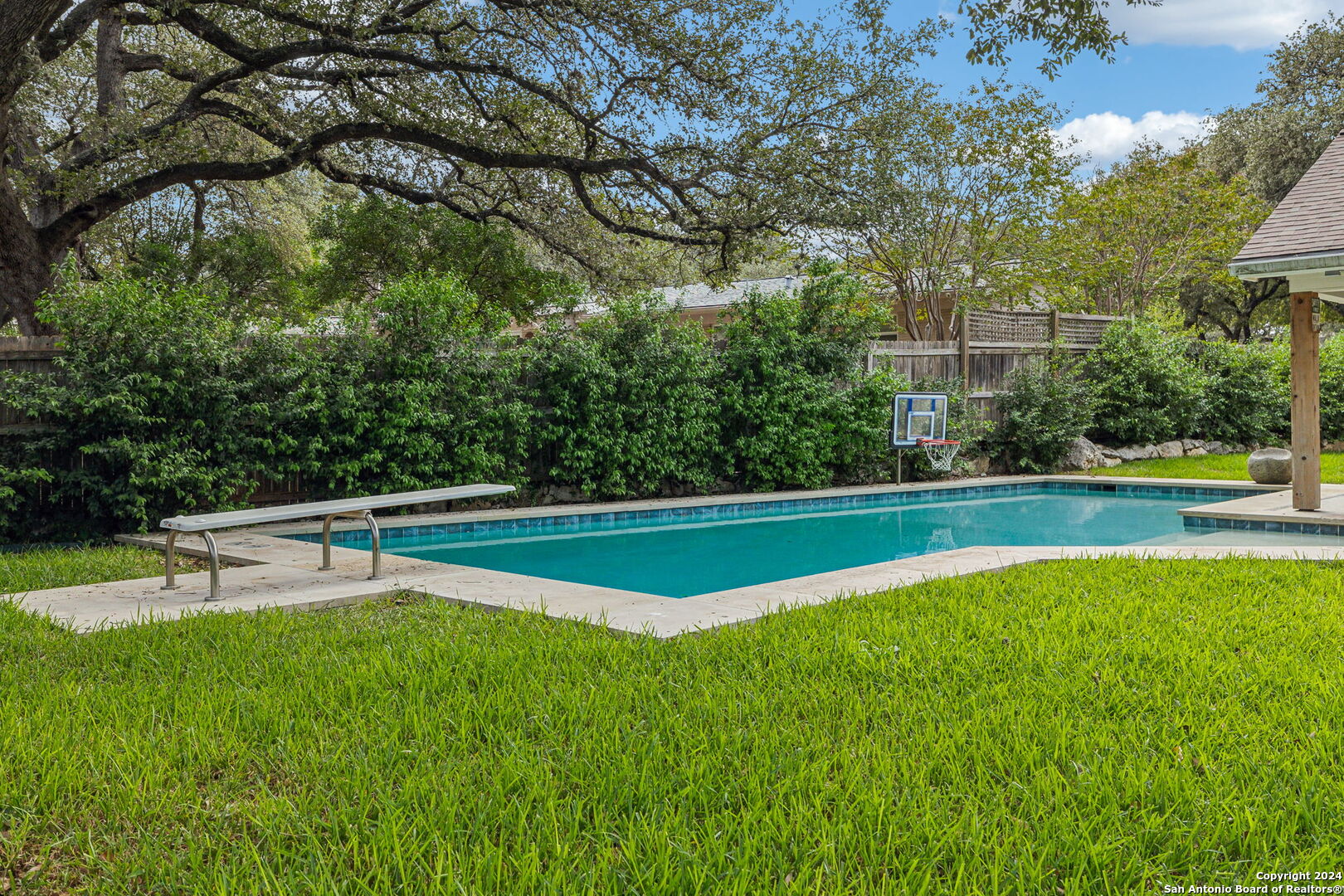 103 Five Oaks
