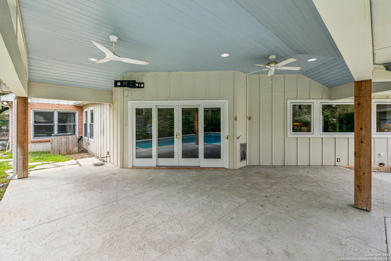 103 Five Oaks