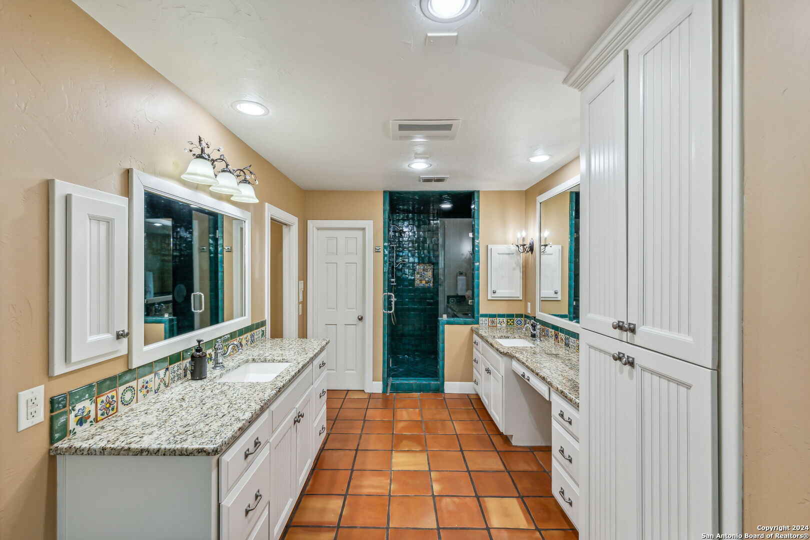 103 Five Oaks