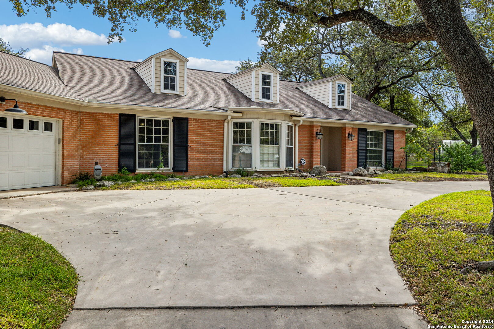 103 Five Oaks
