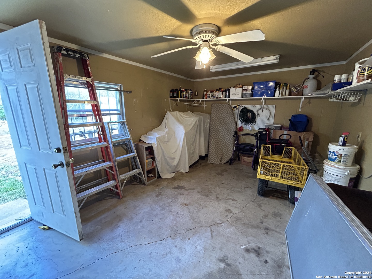 135 COLTON DR