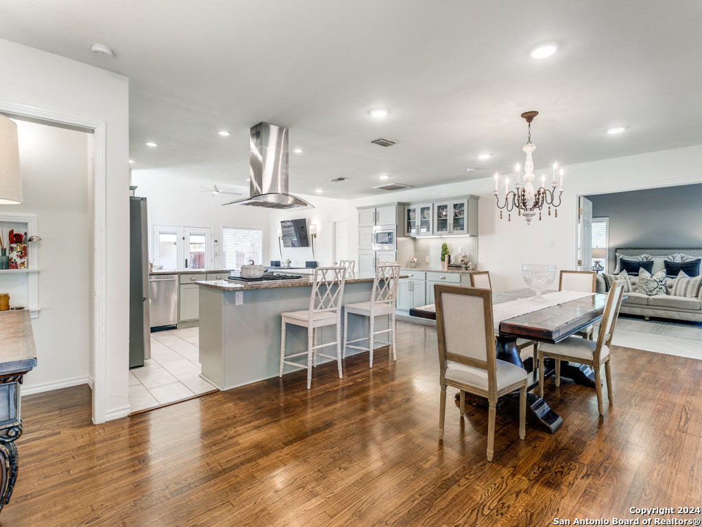 108 WELLESLEY BLVD