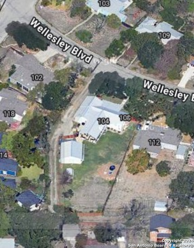 108 WELLESLEY BLVD