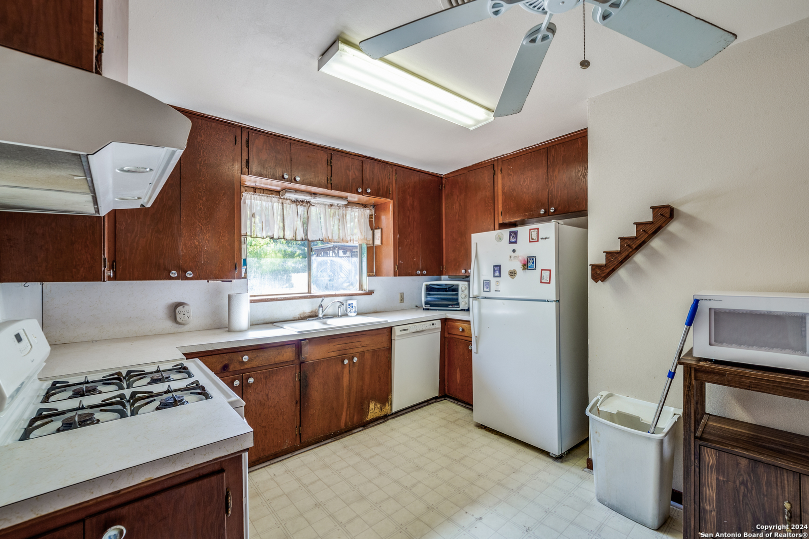 508 FAITH DR