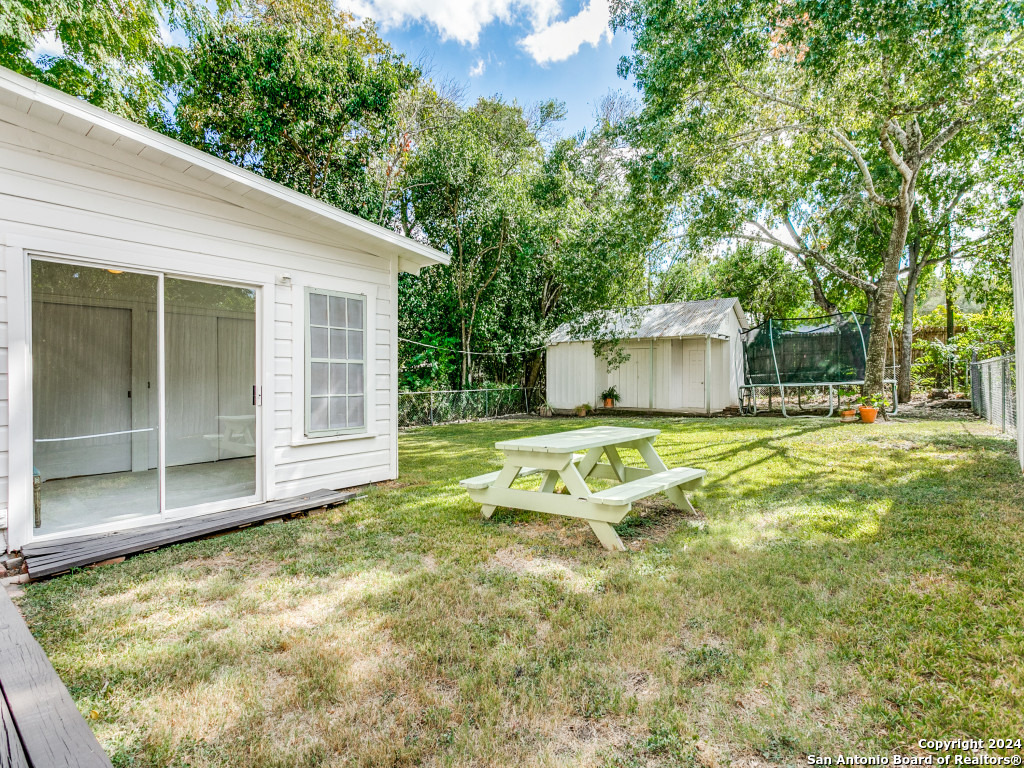 216 MONTCLAIR ST