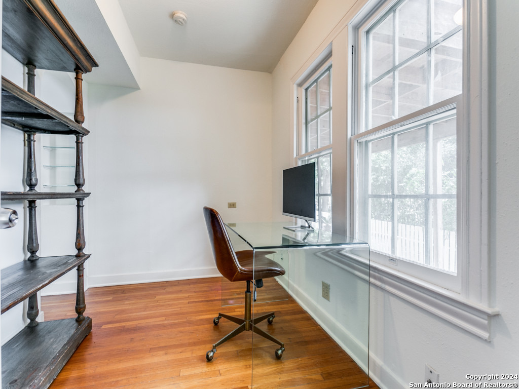 216 MONTCLAIR ST