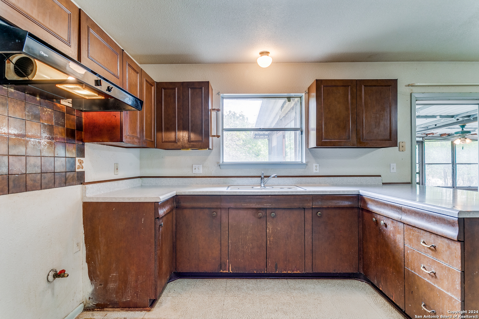 8214 CAMPOBELLO DR