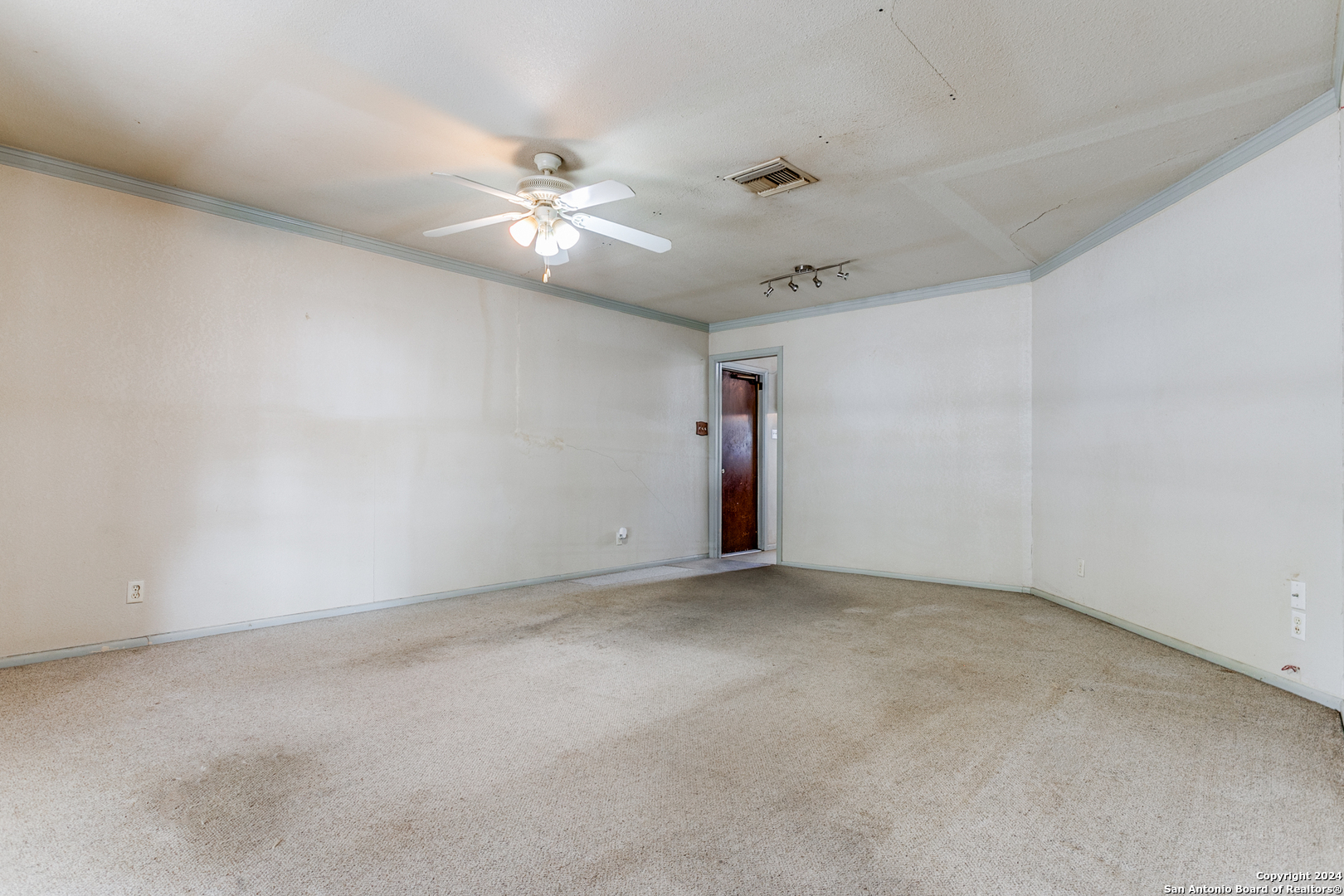 8214 CAMPOBELLO DR