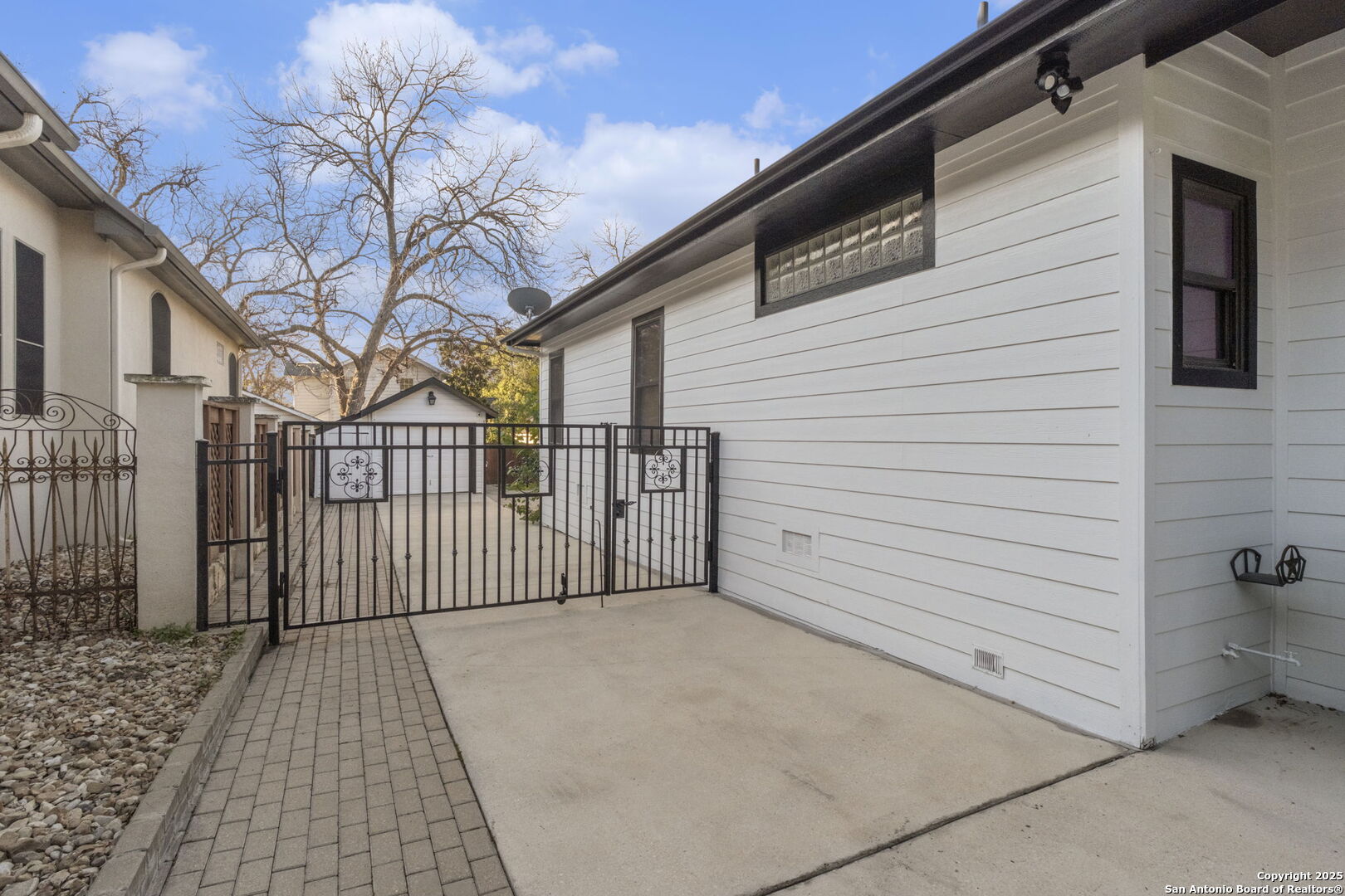 206 NORMANDY AVE