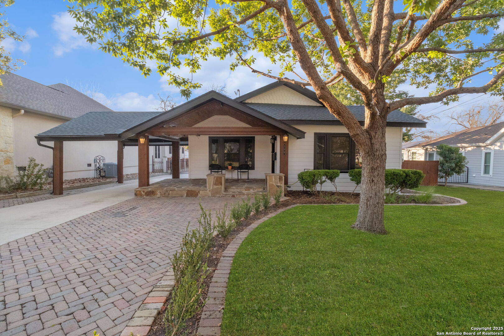 206 NORMANDY AVE