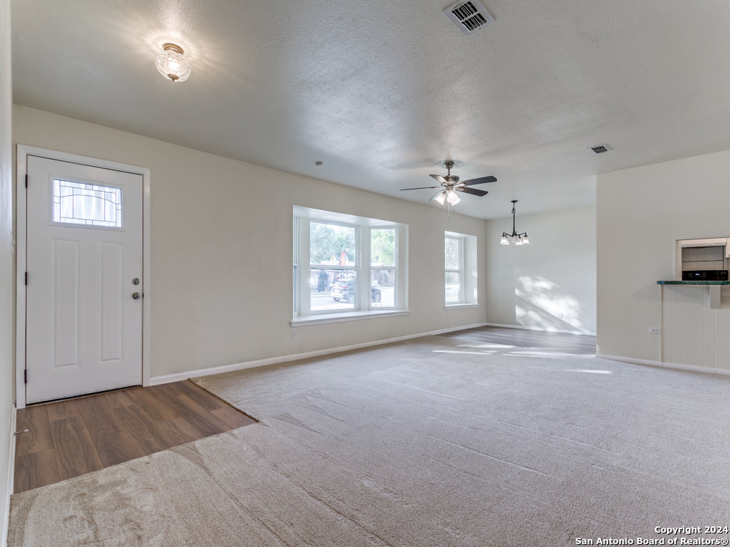9206 KINGS PT