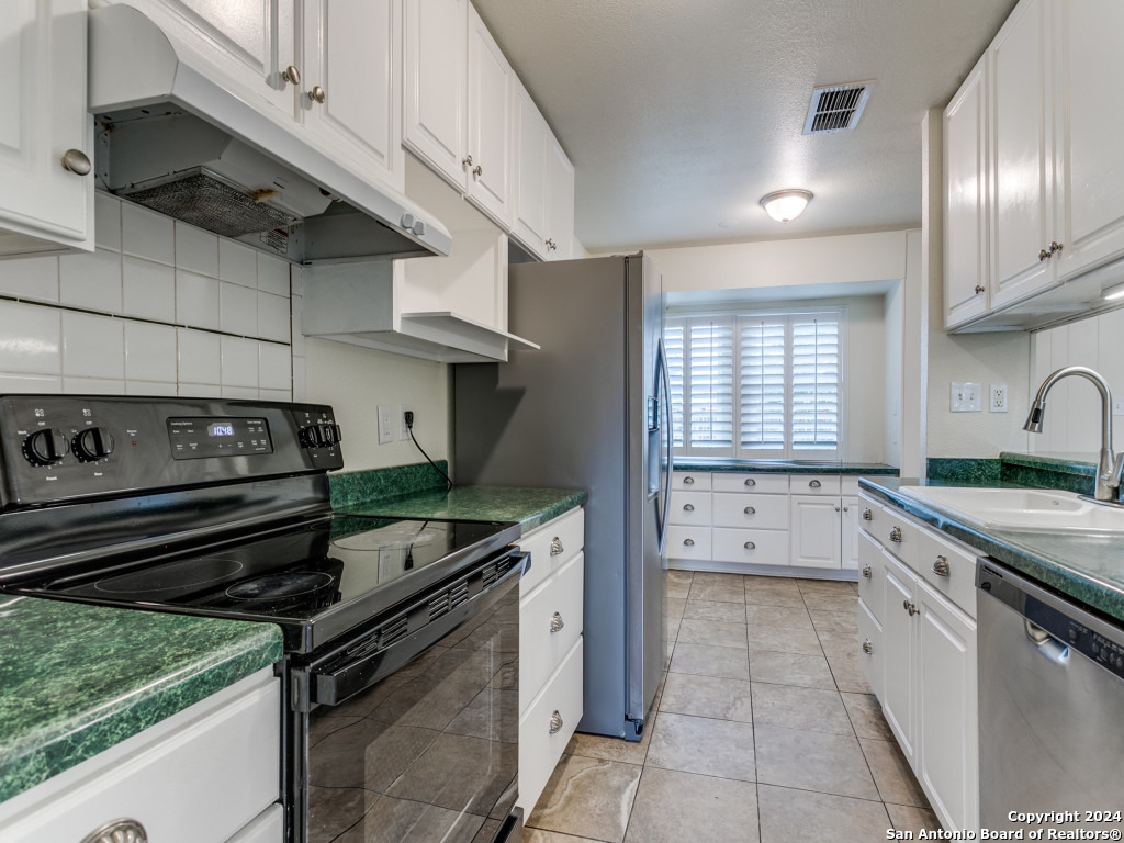 9206 KINGS PT