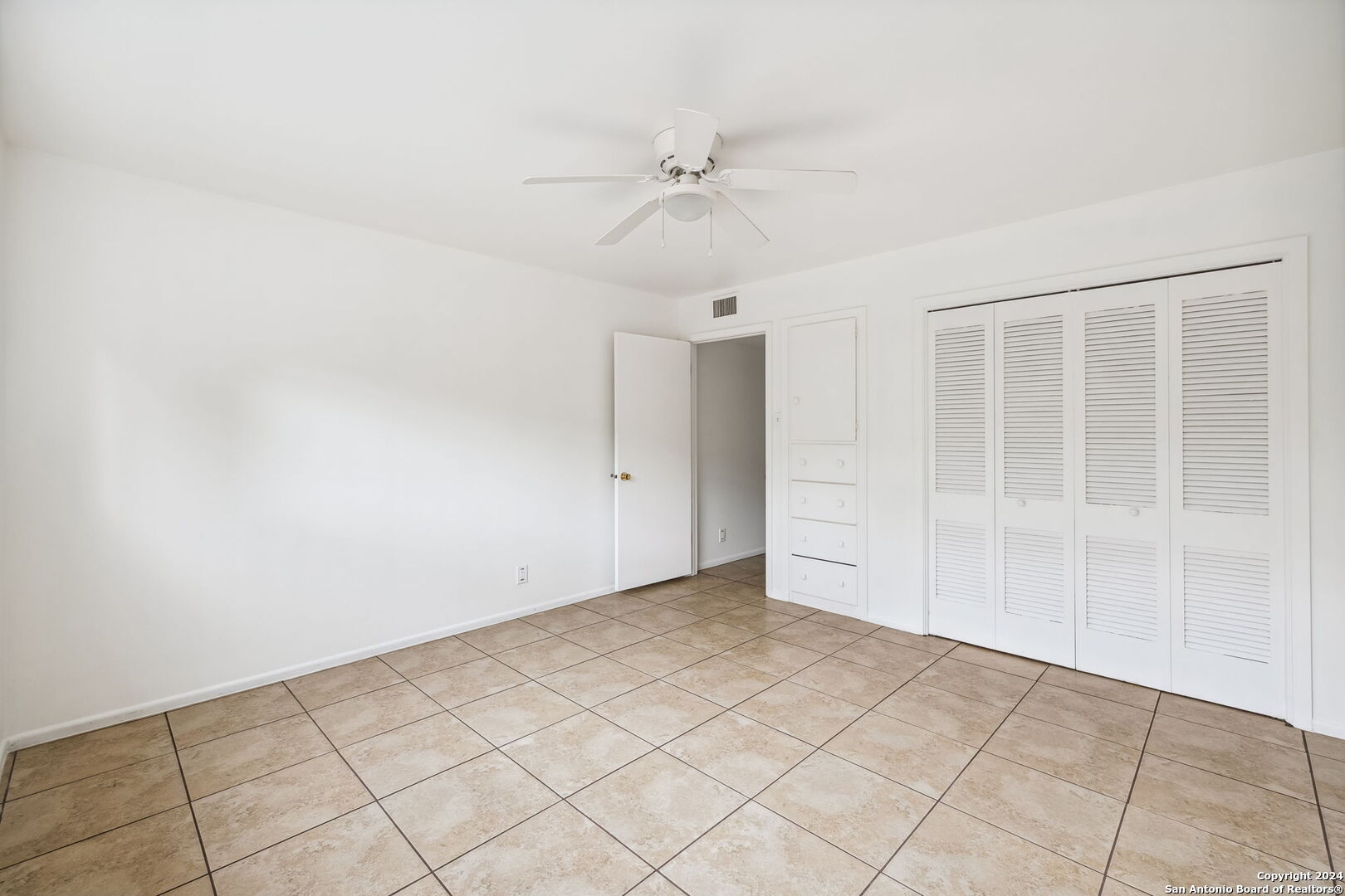 509 E OLMOS DR 2