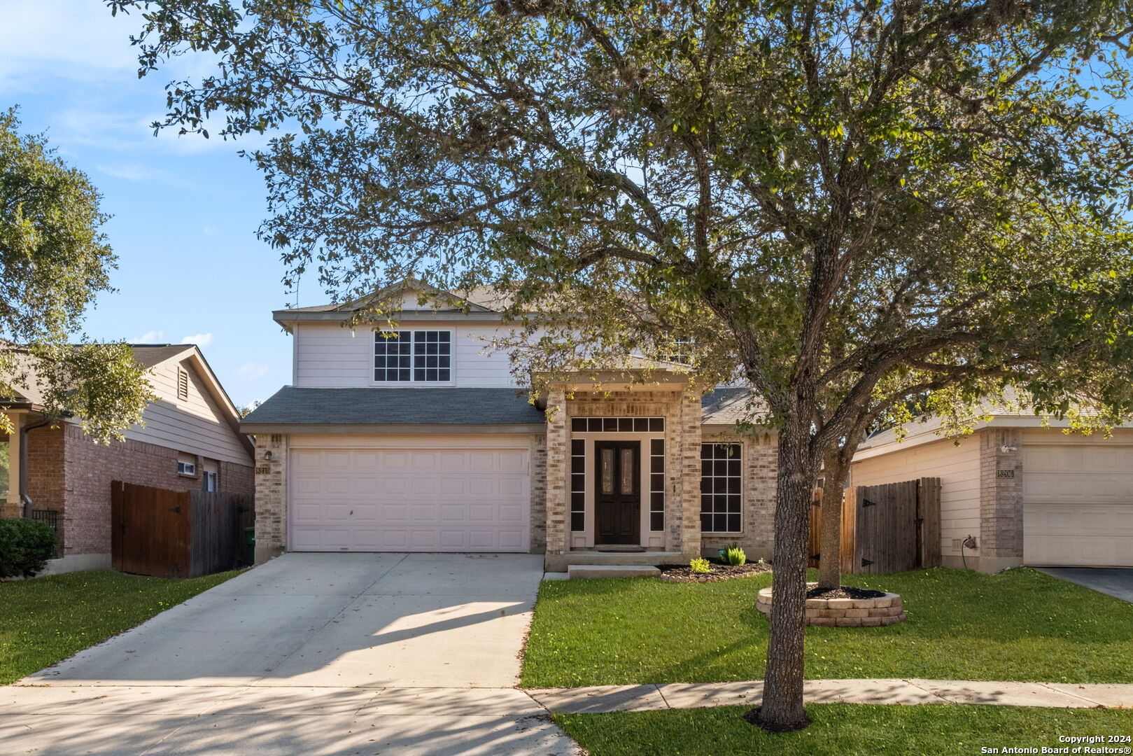 8210 MALOY MANOR