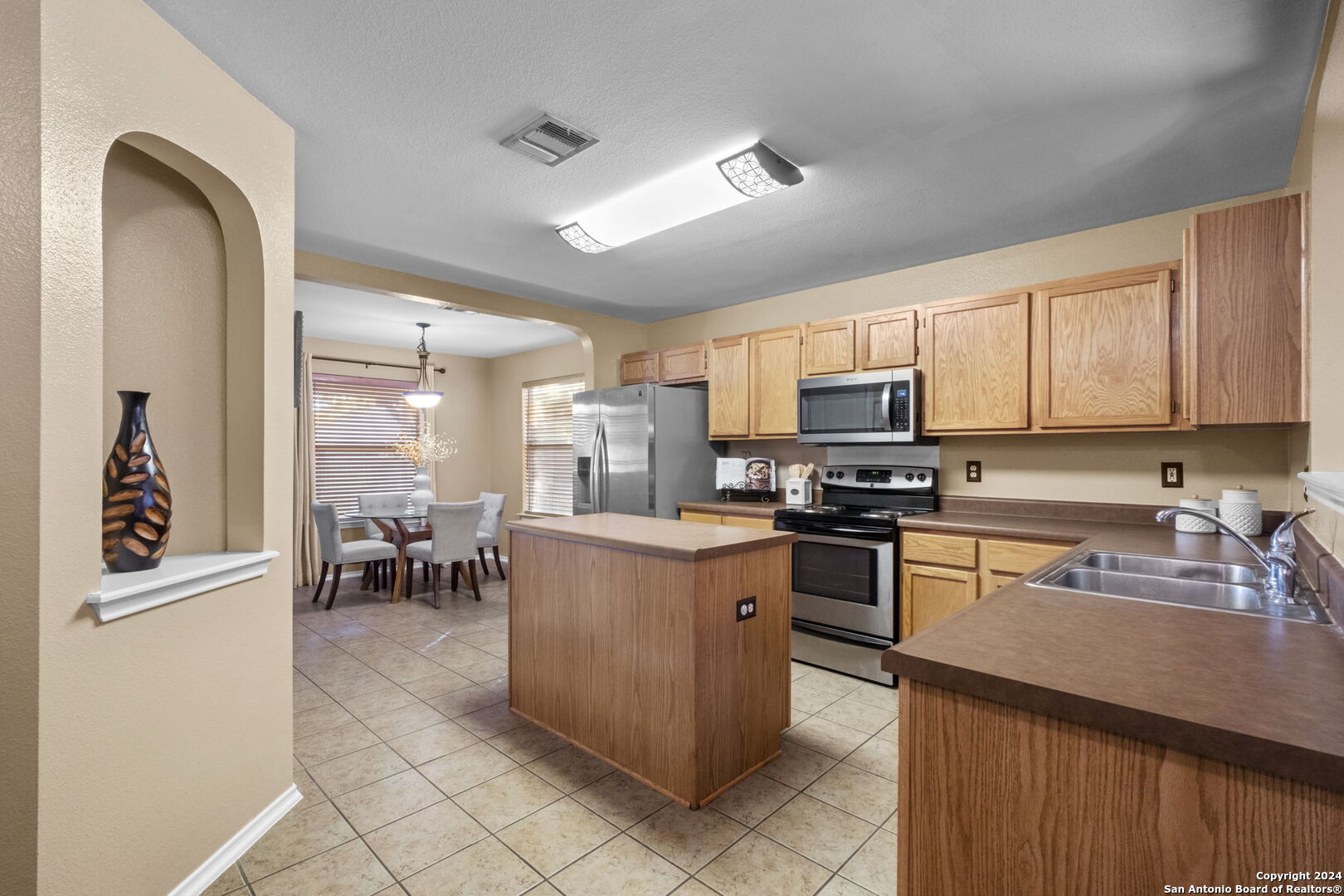 8210 MALOY MANOR