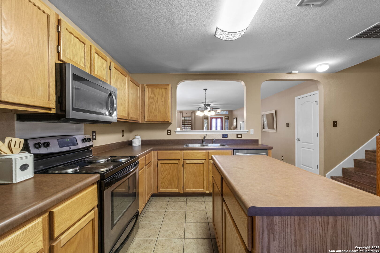 8210 MALOY MANOR