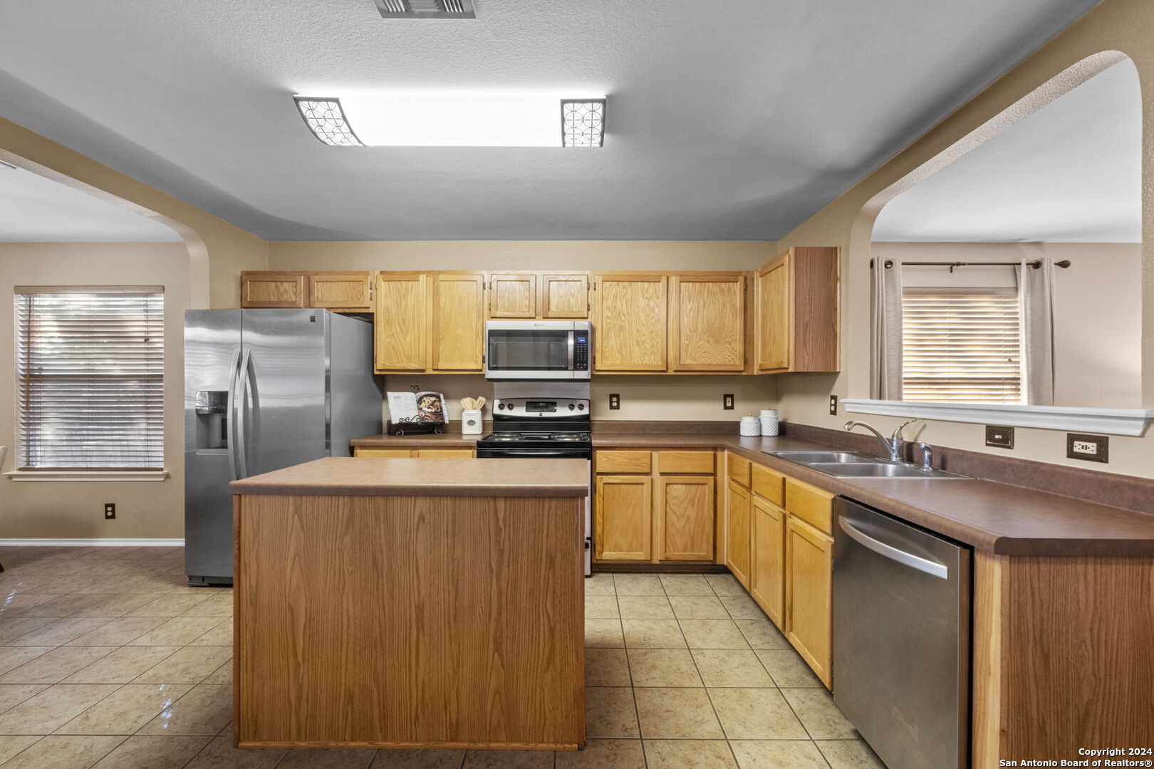 8210 MALOY MANOR