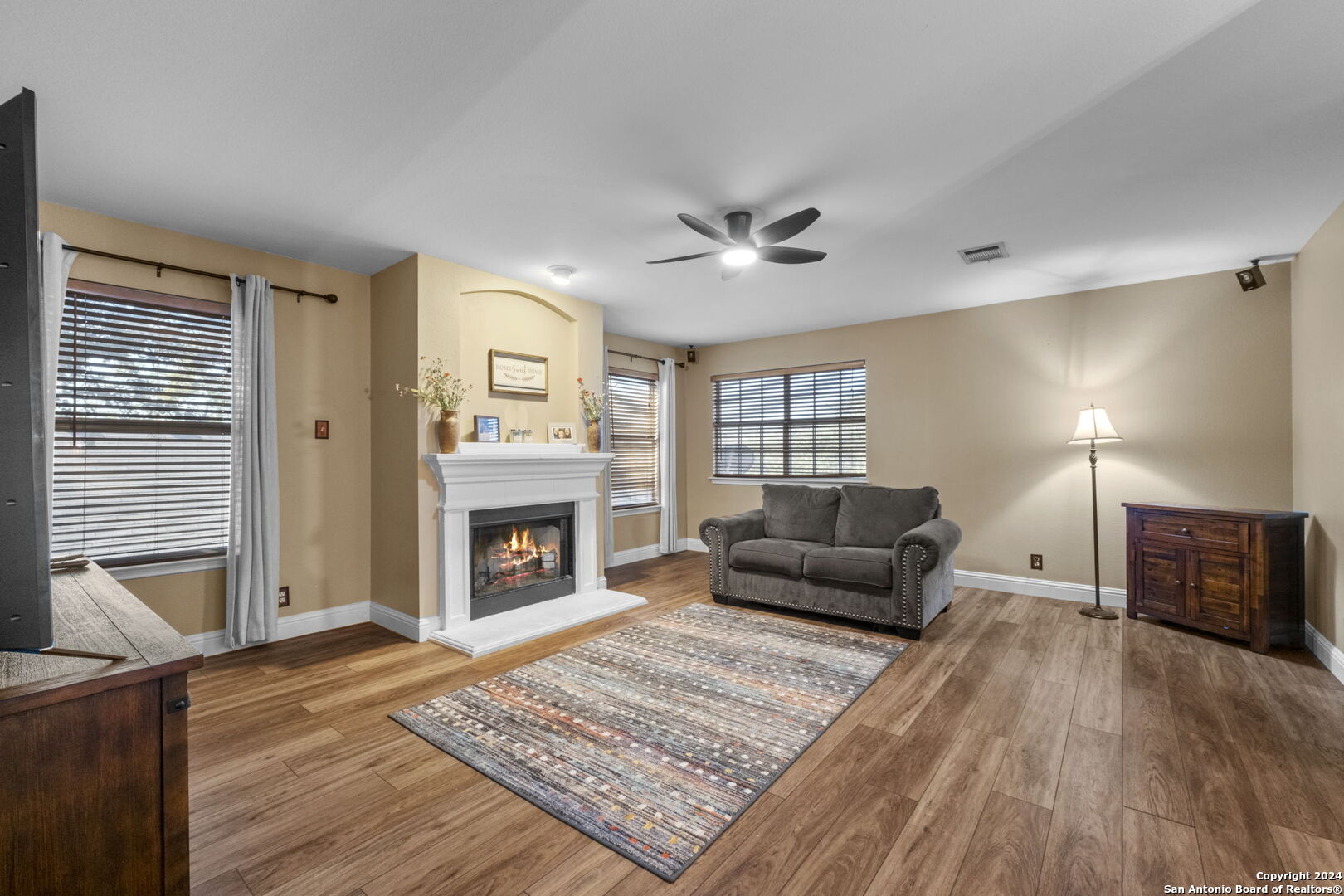 8210 MALOY MANOR